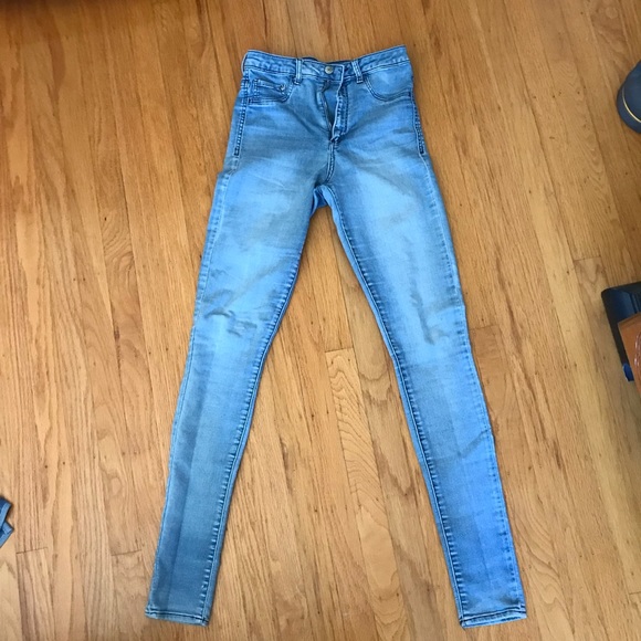H&M - super high waisted and stretchy jeans - Picture 2 of 4
